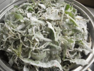 Spring Comes with Wild Herbs-dandelion Steamed and Eaten recipe