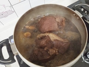 Donkey Meat in Sauce recipe