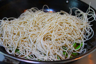 Braised Noodles with Beans recipe