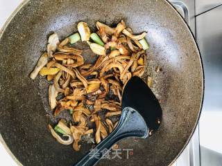 Stir-fried Leek with Pork Belly recipe