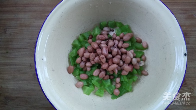 Mustard-flavored Bitter Gourd and Peanuts recipe