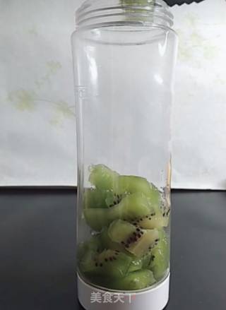 Kiwi Sparkling Water recipe