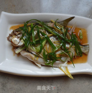 Steamed Golden Pomfret recipe