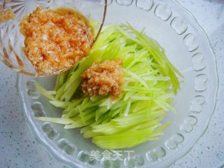 Sour and Spicy Lettuce Shreds recipe