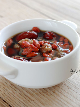 Red Dates, Longan and Wolfberry Soup