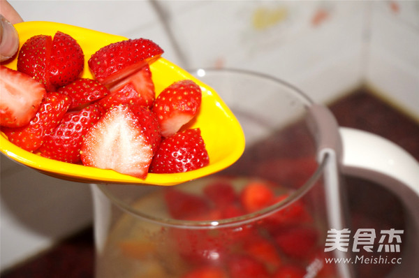 Strawberry Snow Pear Tea recipe