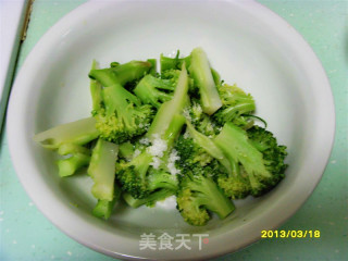 Goji Berry Bacon Mixed with Cauliflower recipe