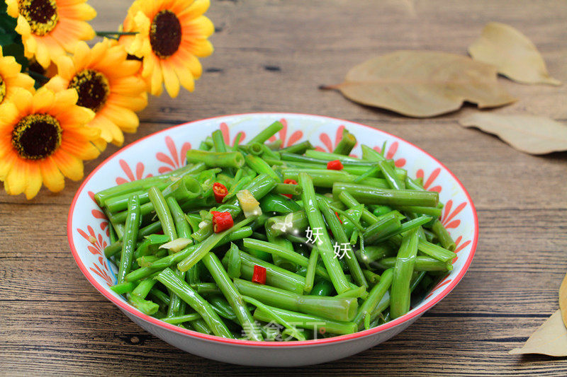 Spicy Braised Convolvulus Stem recipe