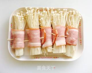 Bacon Roll with Enoki Mushroom recipe
