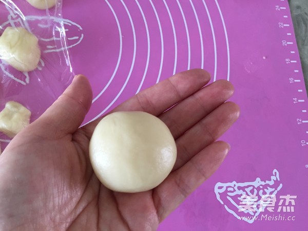 Fresh Meat and Mustard Moon Cakes recipe