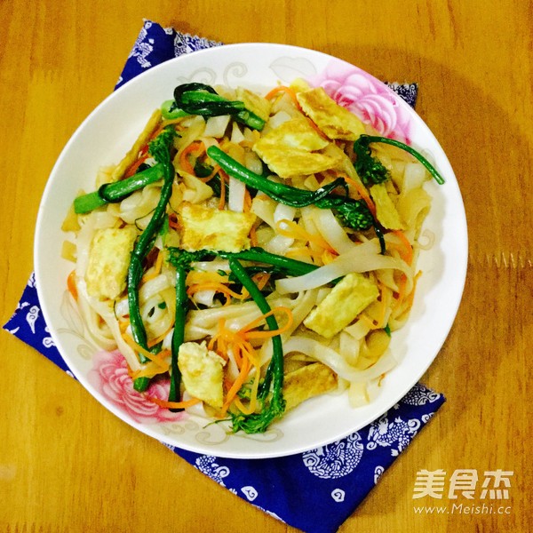 Stir-fried Hor Fun with Choy Sum recipe