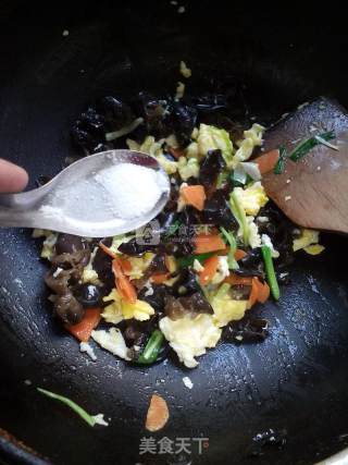 Scrambled Eggs with Fungus recipe