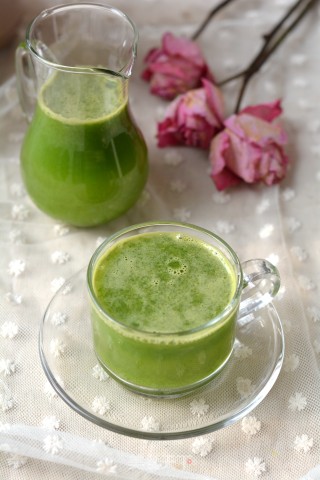 [beijing] Sweet Pear and Celery Juice recipe