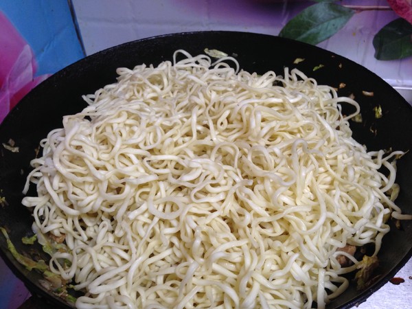 Fried Noodles with Cabbage recipe