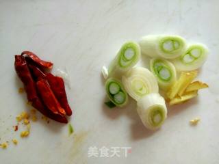Stir-fried Bacon with Cabbage and Pepper recipe
