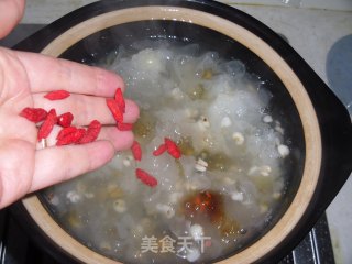 Papaya Peach Gum Beauty Soup recipe