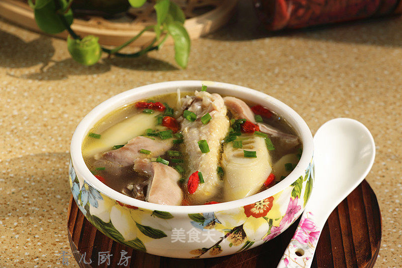 Pork Belly and Bamboo Shoots Stewed Chicken recipe