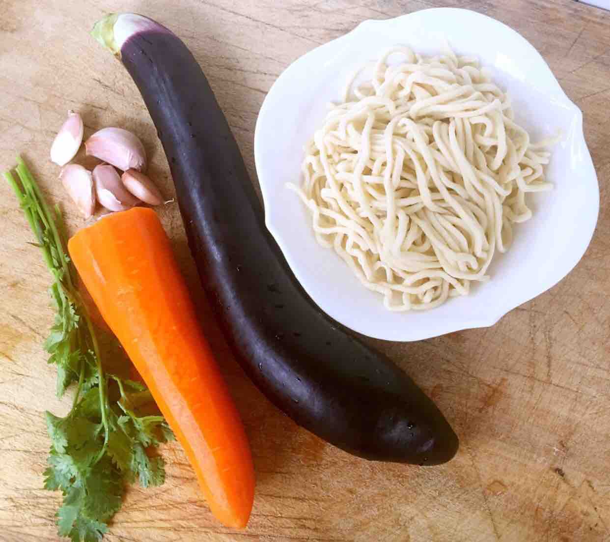 Braised Noodles with Spare Ribs and Eggplant recipe