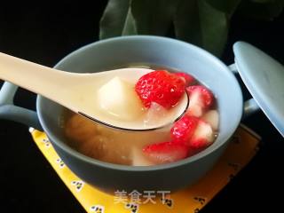 Strawberry Yam and White Fungus Soup recipe