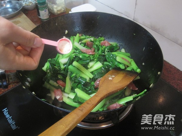 Cantonese Sausage Stir-fried Kale recipe