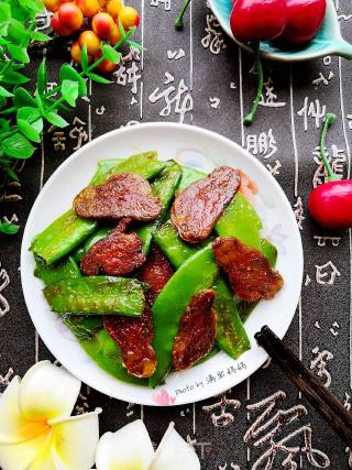 Fried Sausage with Snow Pea recipe