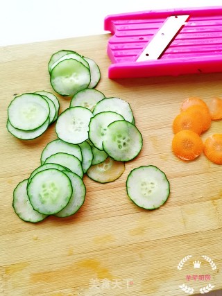 Cucumber Carrot Fancy Placing recipe