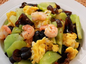 Healthy Low-calorie Home Cooking——scrambled Eggs with Shrimps, Lettuce, Fungus [panasonic Split Rice Cooker] recipe