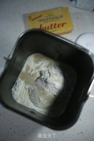 9 Inch Shrimp and Sausage Pizza recipe