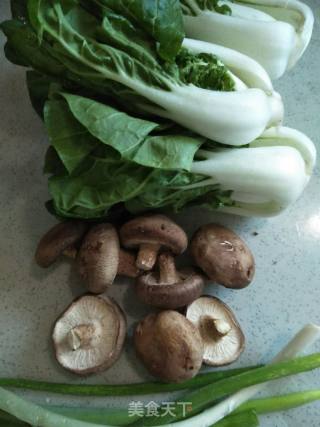 Stir-fried Mushrooms with Milk and White Rape recipe