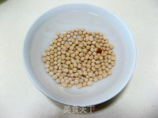 Soy Milk with Soy Beans, Peanuts and Red Dates recipe