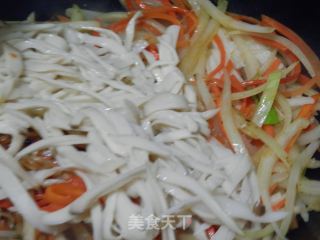 One of The Vegetarian Spring Festival Dishes-vegetarian Fried Pleurotus Eryngii Shredded recipe