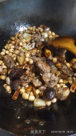 Braised Duck Meat with Lotus Seeds and Peanuts recipe