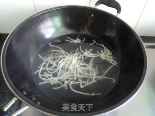 [jijiang Noodles, Made in A Pattern]---xinhe Bean Paste, Invincible and Good [green Bean Noodles] recipe