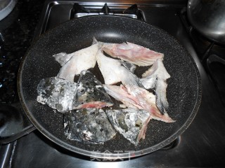 Pan-fried Salmon Head recipe