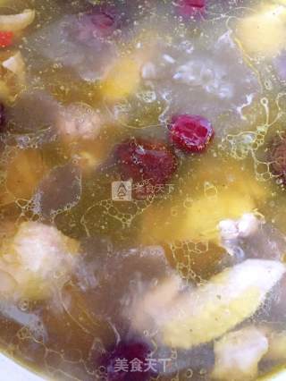 Stewed Chicken Soup with Red Dates and Mushrooms recipe