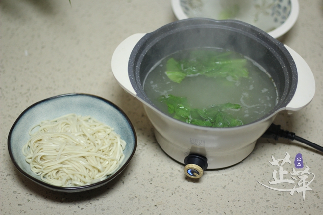 Sauce Pork Noodles recipe