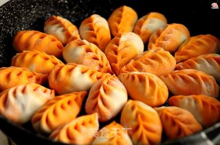 #信之美# Fried Dumplings with Carrots and Willow Leaves recipe