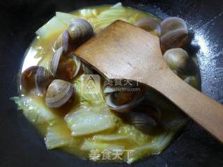 Curry Round Clams and Boiled Cabbage recipe