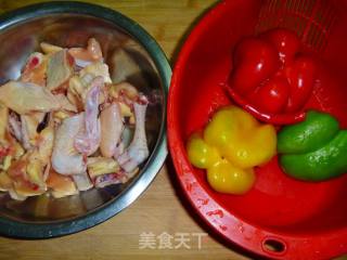 [hunan Cuisine] Stir-fried Three Yellow Chicken recipe