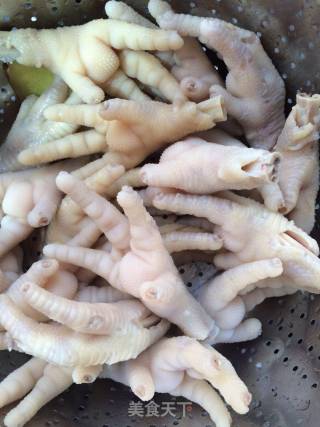 Hot and Sour Chicken Feet recipe