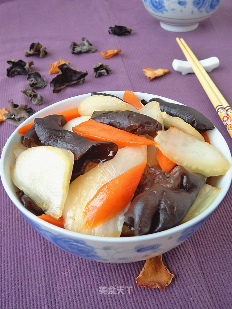 Stir-fried Chinese Cabbage Stem with Black Fungus recipe