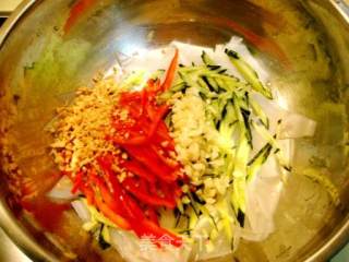 A Cool and Refreshing Side Dish "homemade Spicy Vermicelli" recipe