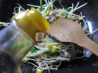 Fried Goose Intestines with Soybean Sprouts recipe