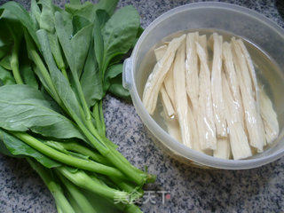 Stir-fried Rapeseed with Yuba recipe