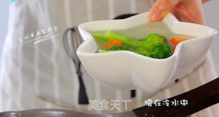 Stir-fried Traffic Noodles with Mixed Vegetables recipe