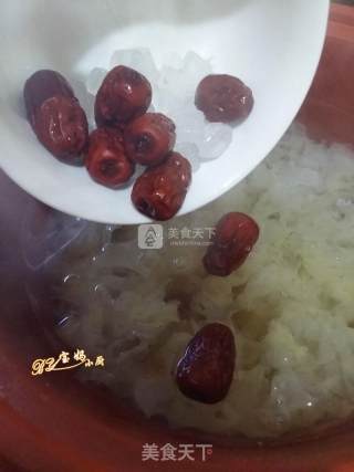 Peach Gum White Fungus Soup recipe