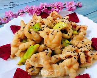 Boneless Chicken Feet Mixed with Cucumber recipe