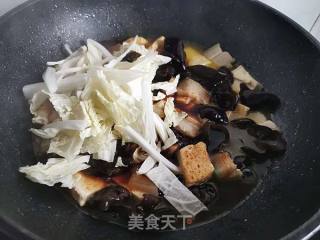 Stewed Tofu with Black Fungus and Cabbage recipe