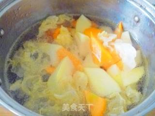 [healthy Soup Pot] Tremella and Potato Beauty Soup recipe