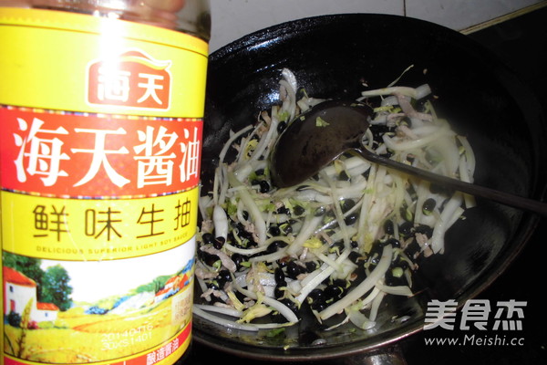 Stir-fried Cabbage with Black Bean Sprouts recipe